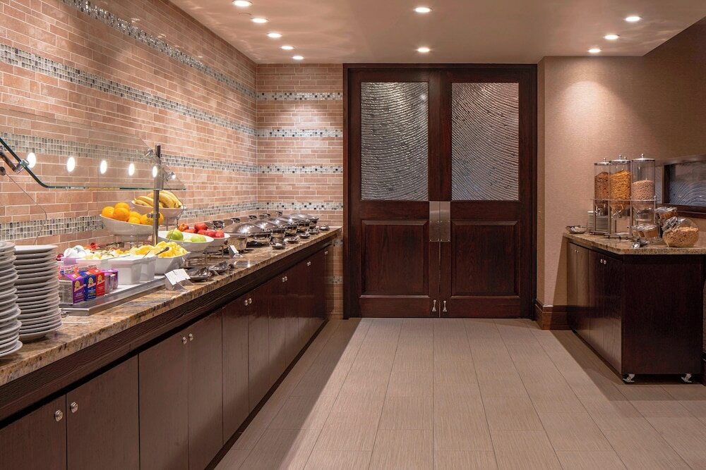 Фото Sheraton Houston Brookhollow Hotel