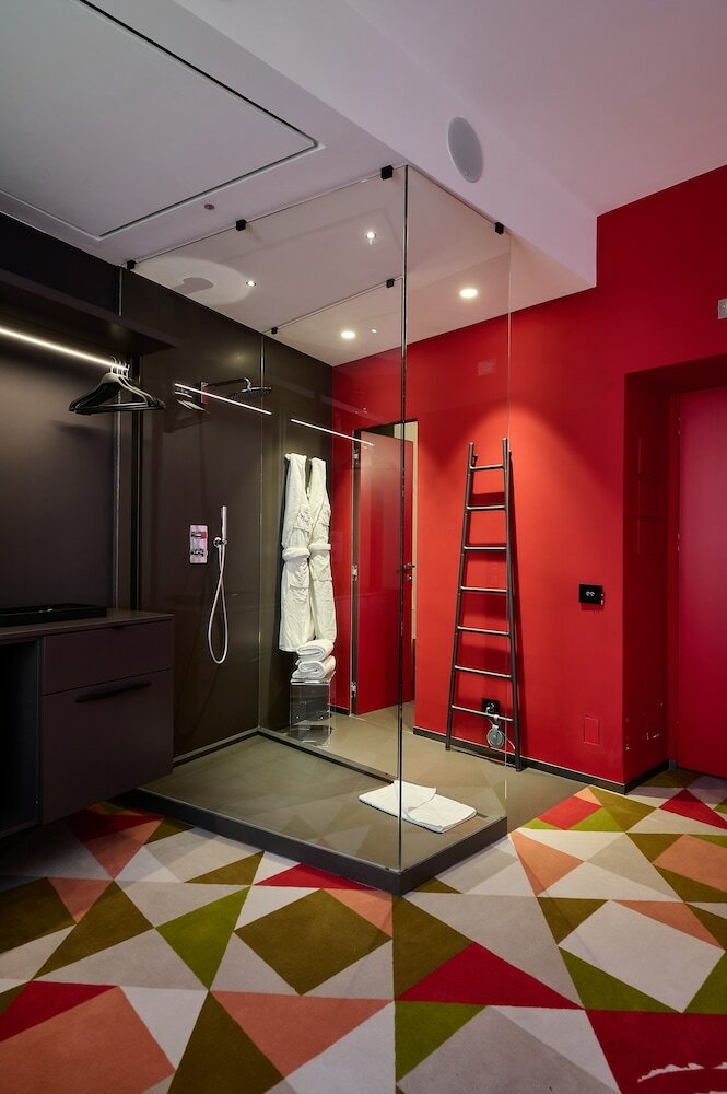 Фото MyTALE Creative Academy Hotel