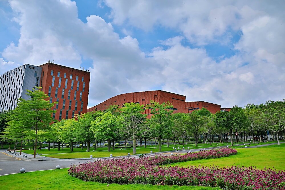 Фото Guangzhou Baiyun International Convention Center LN Dongfang Hotel