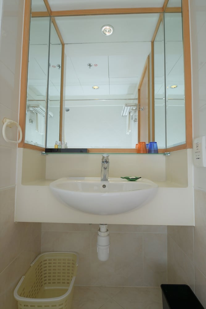 Фото Ramada Hong Kong Grand View