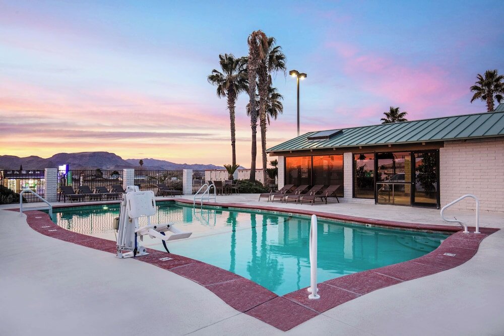 Фото Best Western Plus King's Inn & Suites