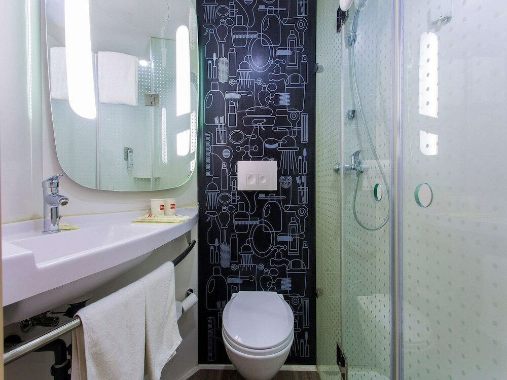 Фото Ibis Lanzhou Train Station