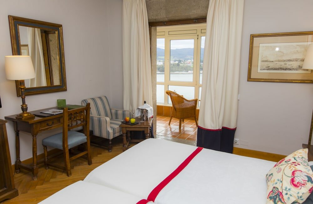 Фото Parador De Ribadeo Lugo