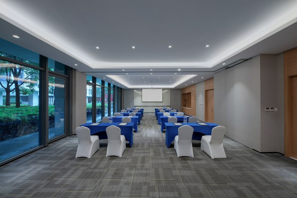 Фото Holiday Inn Express Shanghai Pujiang