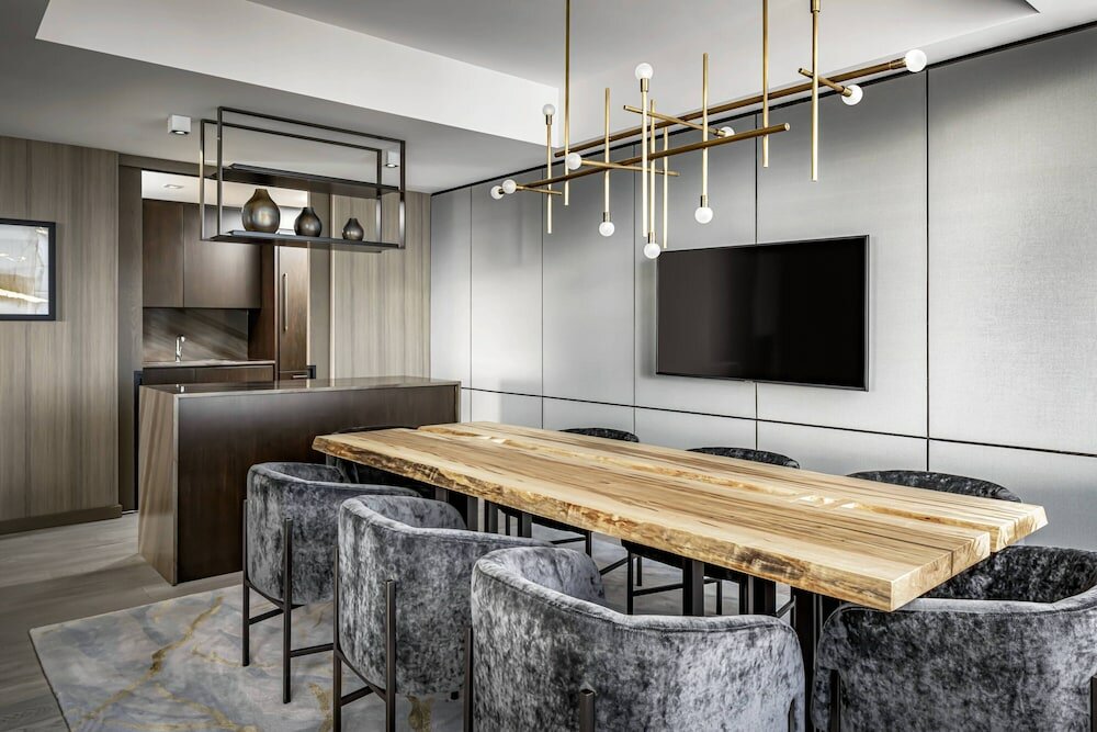 Фото Jw Marriott Edmonton Ice District