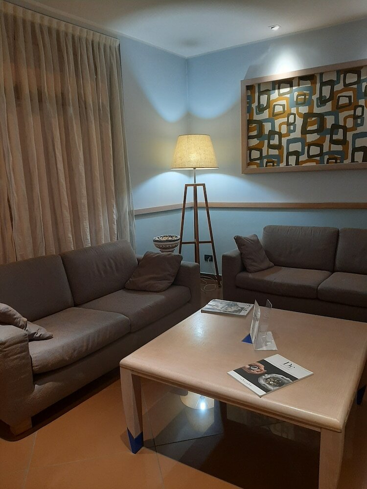 Фото Hotel Chiaraluna