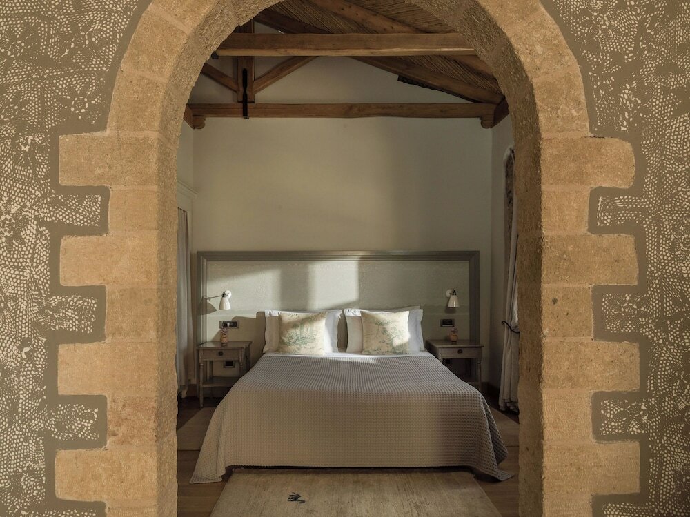 Фото Kinsterna Hotel