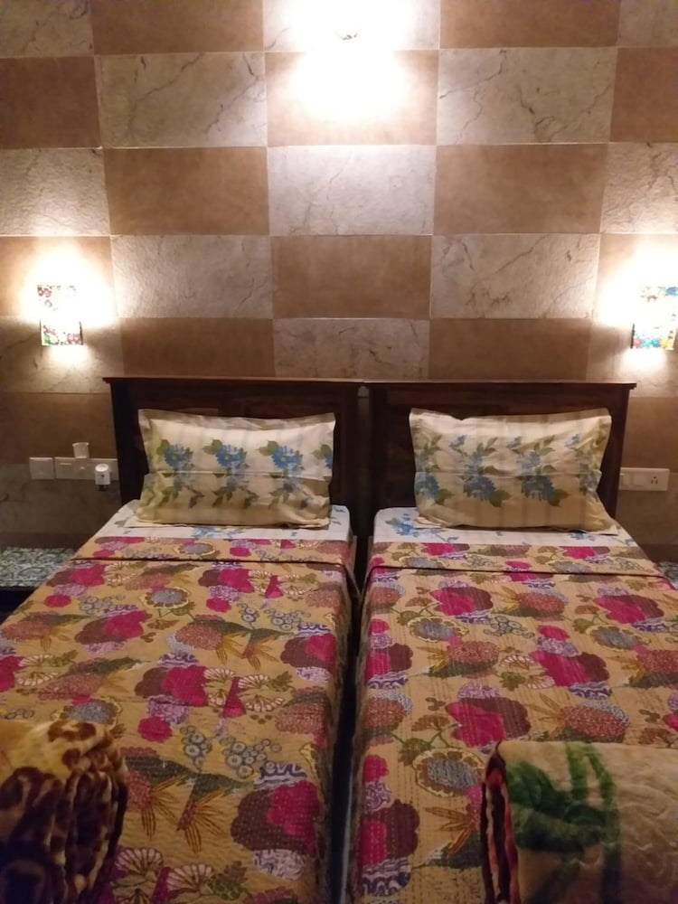 Фото Prem Niwas Boutique Hotel