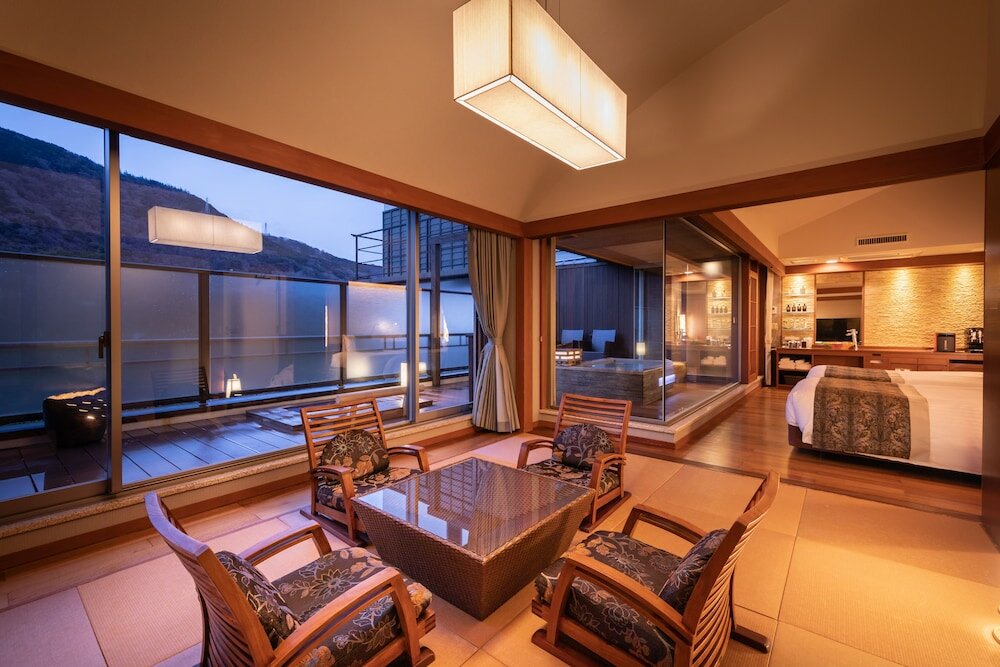 Фото Hakone Kamon