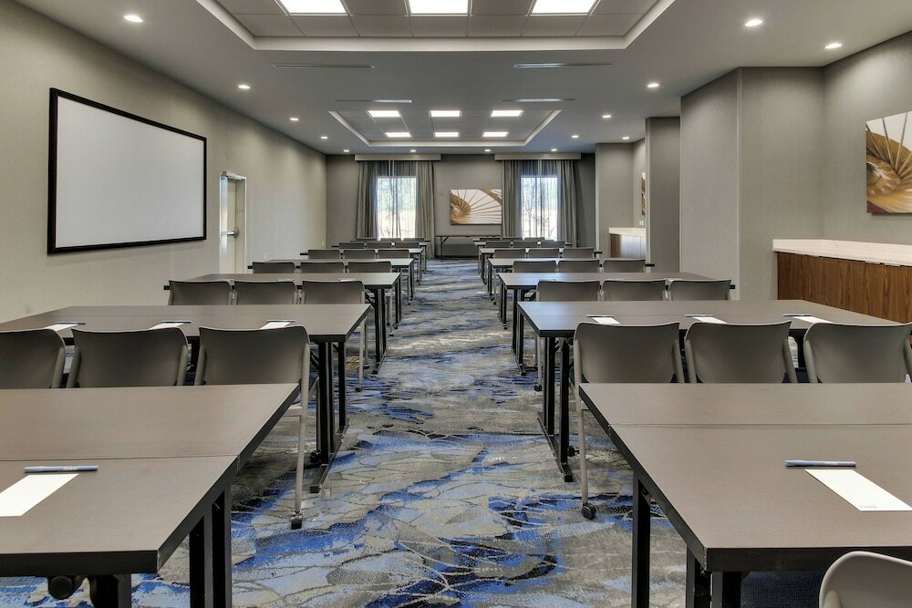 Фото Fairfield Inn & Suites by Marriott Houston Brookhollow