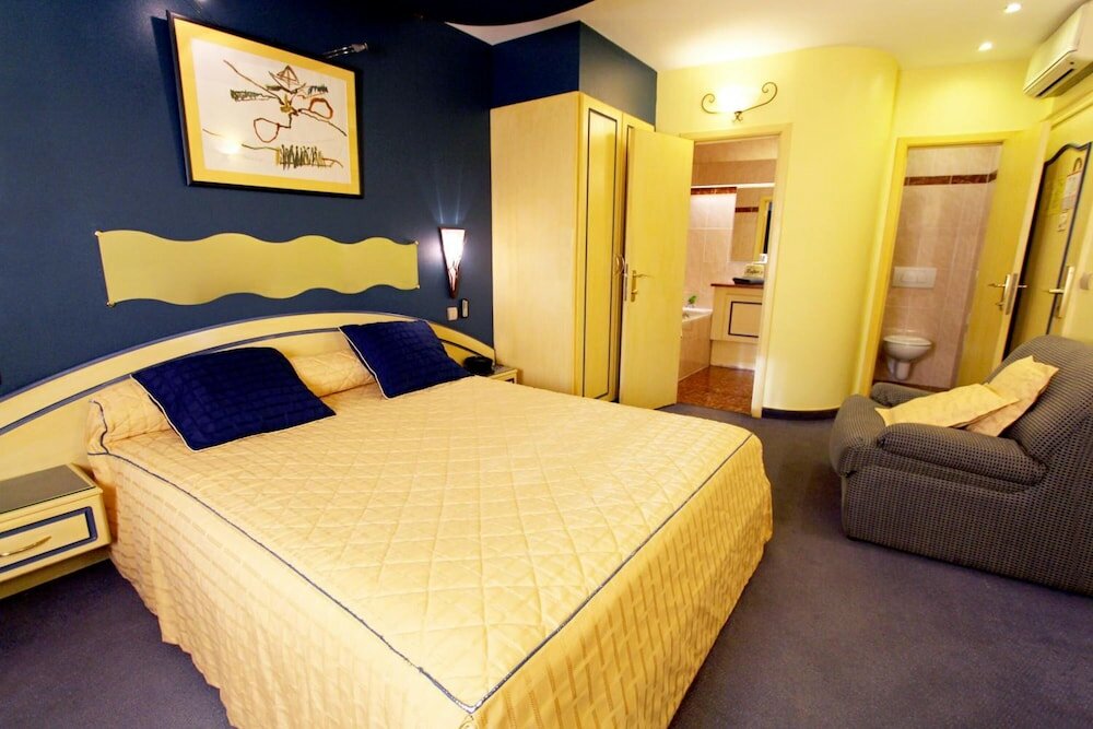 Фото Les Reflets Jaunes