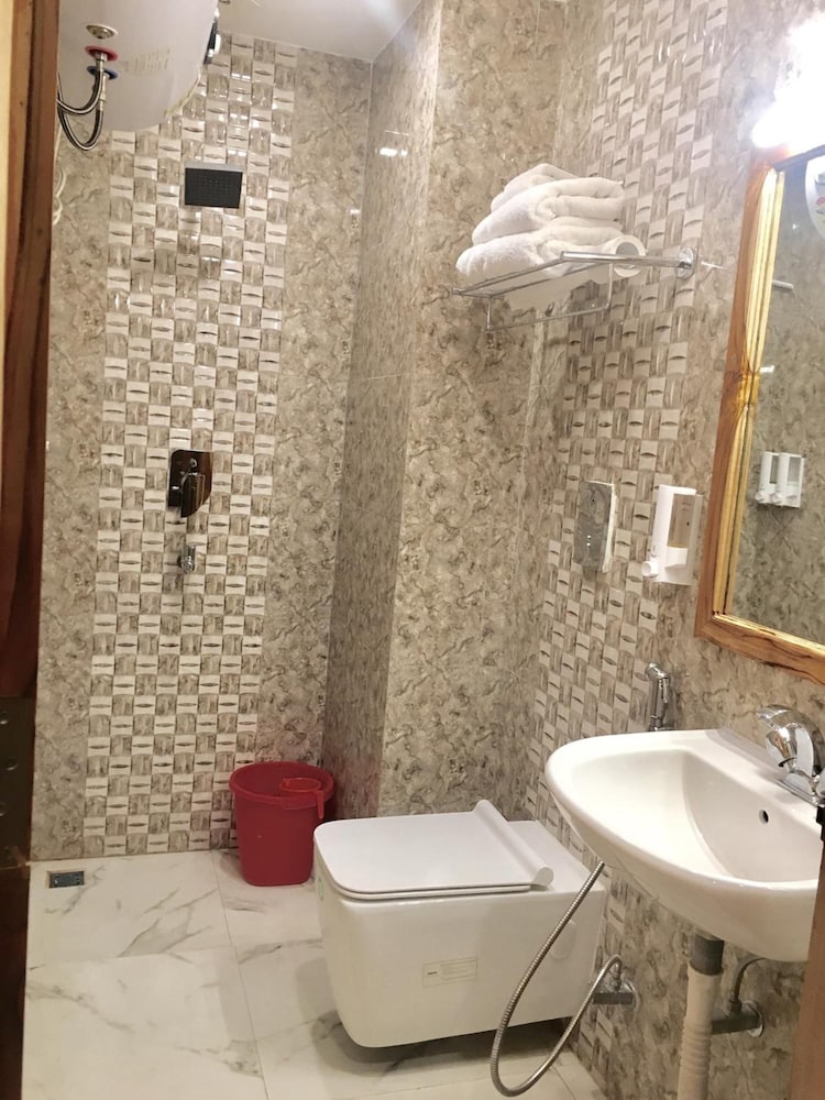 Фото Hotel Khamsum