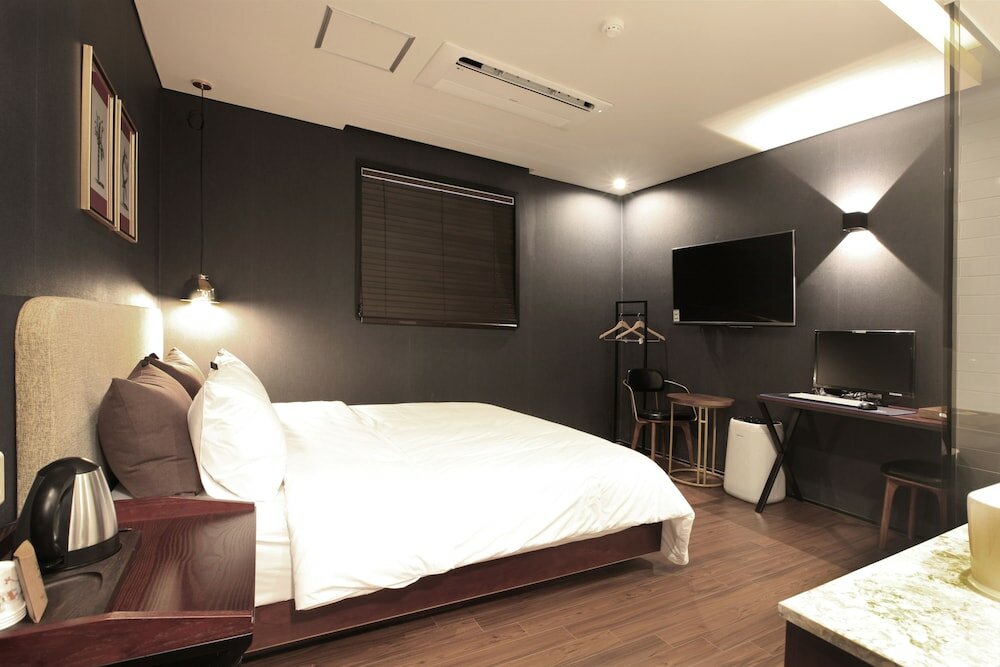 Фото Brown Dot Hotel Yangjeong