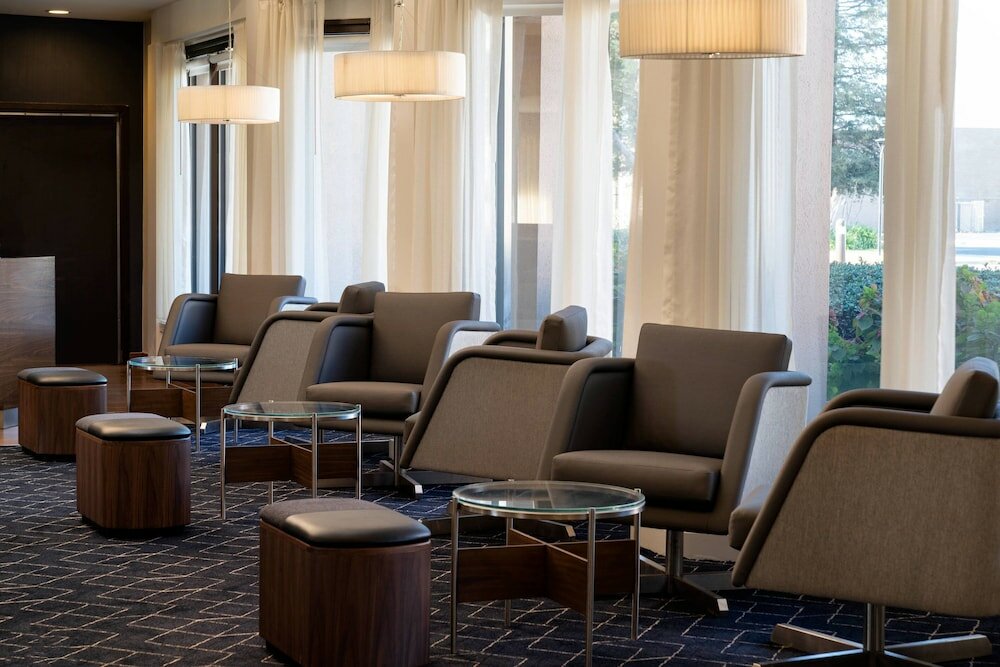 Фото Courtyard by Marriott Bakersfield