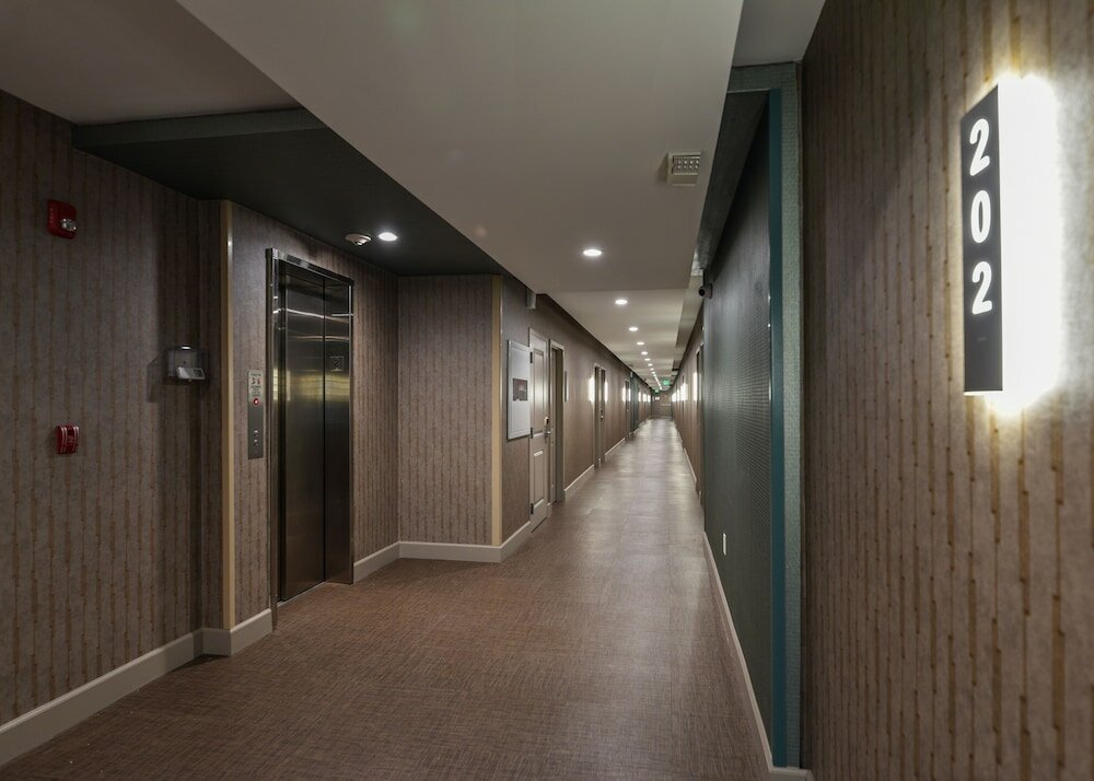 Фото Hollywood Inn Suites Hotel