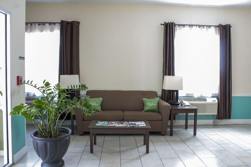 Фото The Bungalows Hotel & Event Center