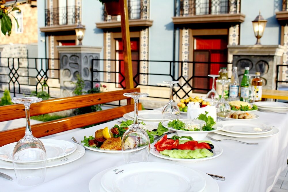 Фото Macara Sheki City Hotel