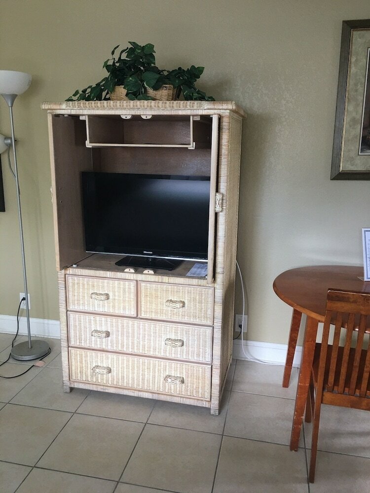 Фото The Bayside Inn & Marina