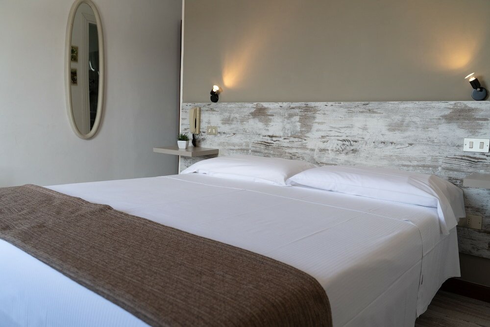 Фото Hotel Mom Assisi