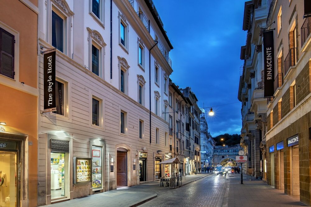 Фото отеля 1