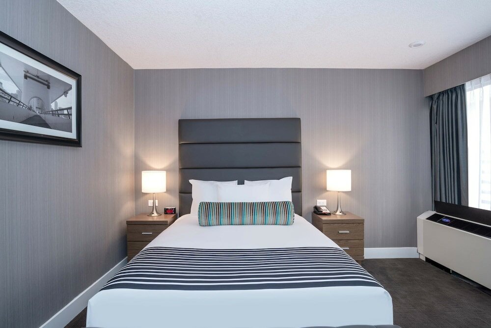 Фото Sandman Signature Calgary Downtown Hotel