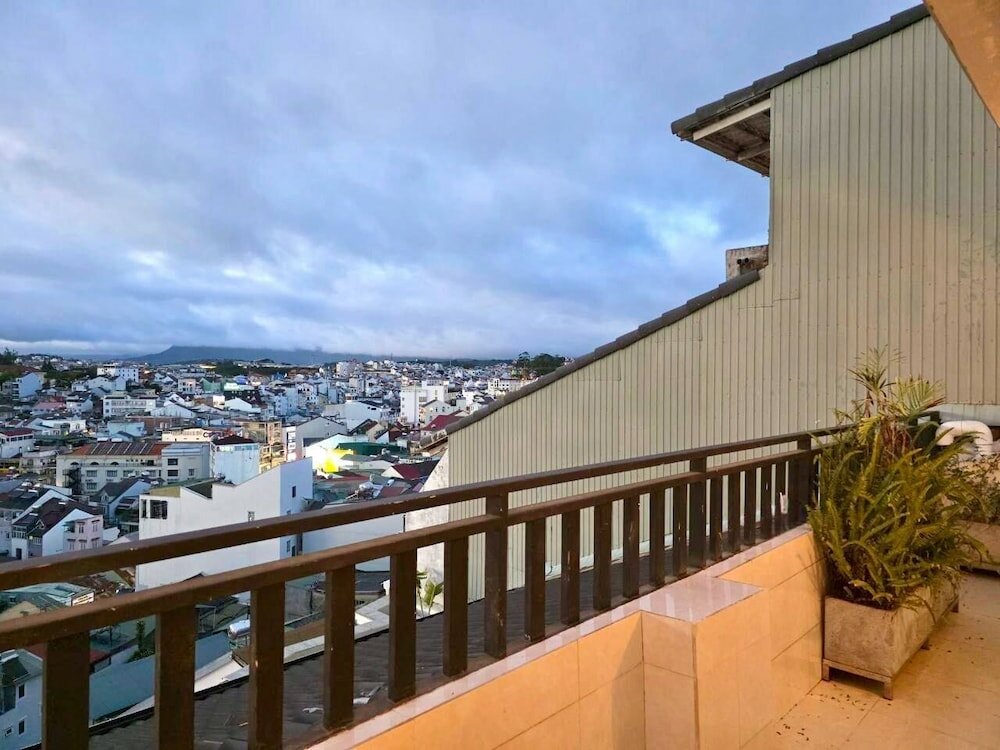 Фото Tulip Hotel 3