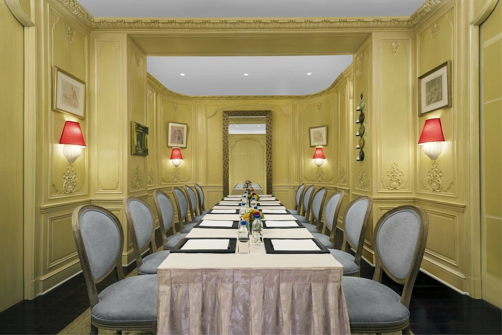 Фото Hotel Plaza Athenee