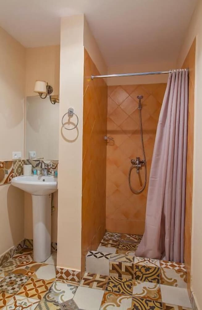 Фото Отель Караван