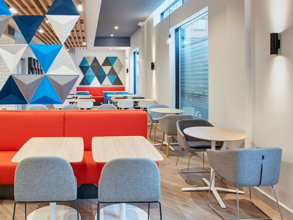 Фото Holiday Inn Express Stockport, an Ihg Hotel