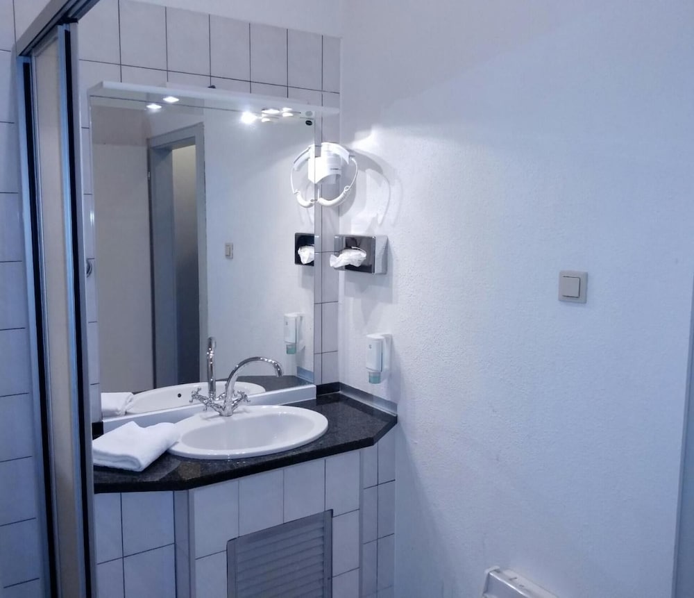 Фото Wasserturm Hotel