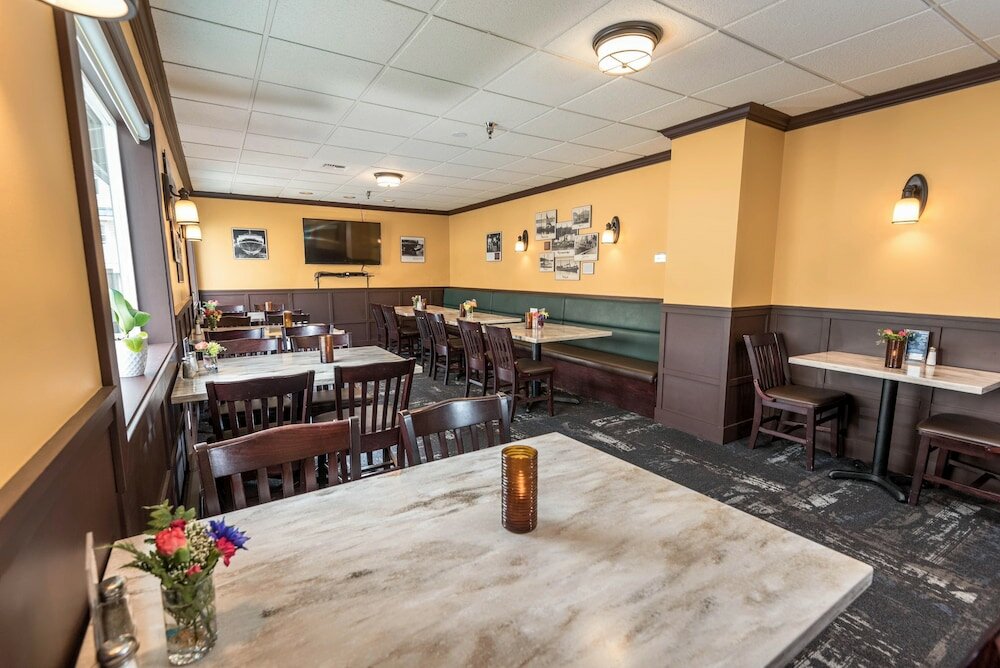 Фото The Landing Hotel & Restaurant