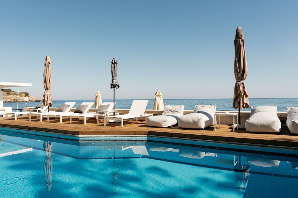 Фото Petradi Beach Lounge Hotel