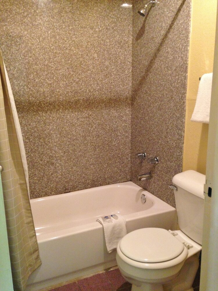 Фото Americas Best Value Inn & Suites Yukon Oklahoma City