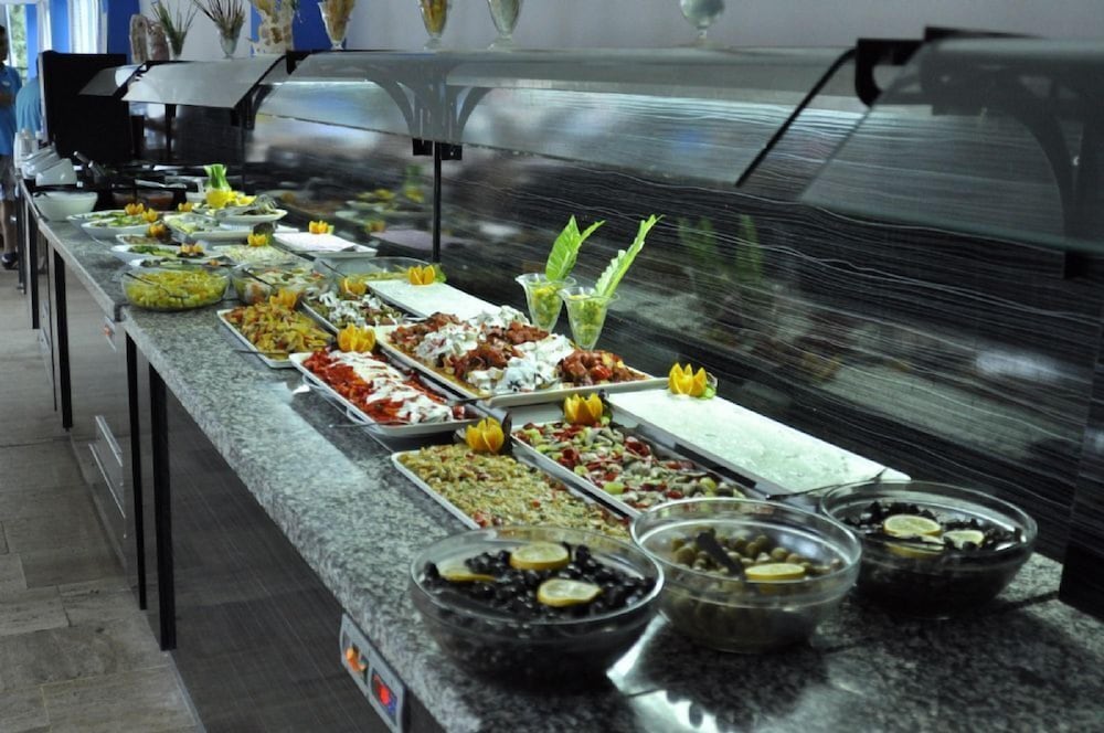 Фото Akdeniz Beach Hotel