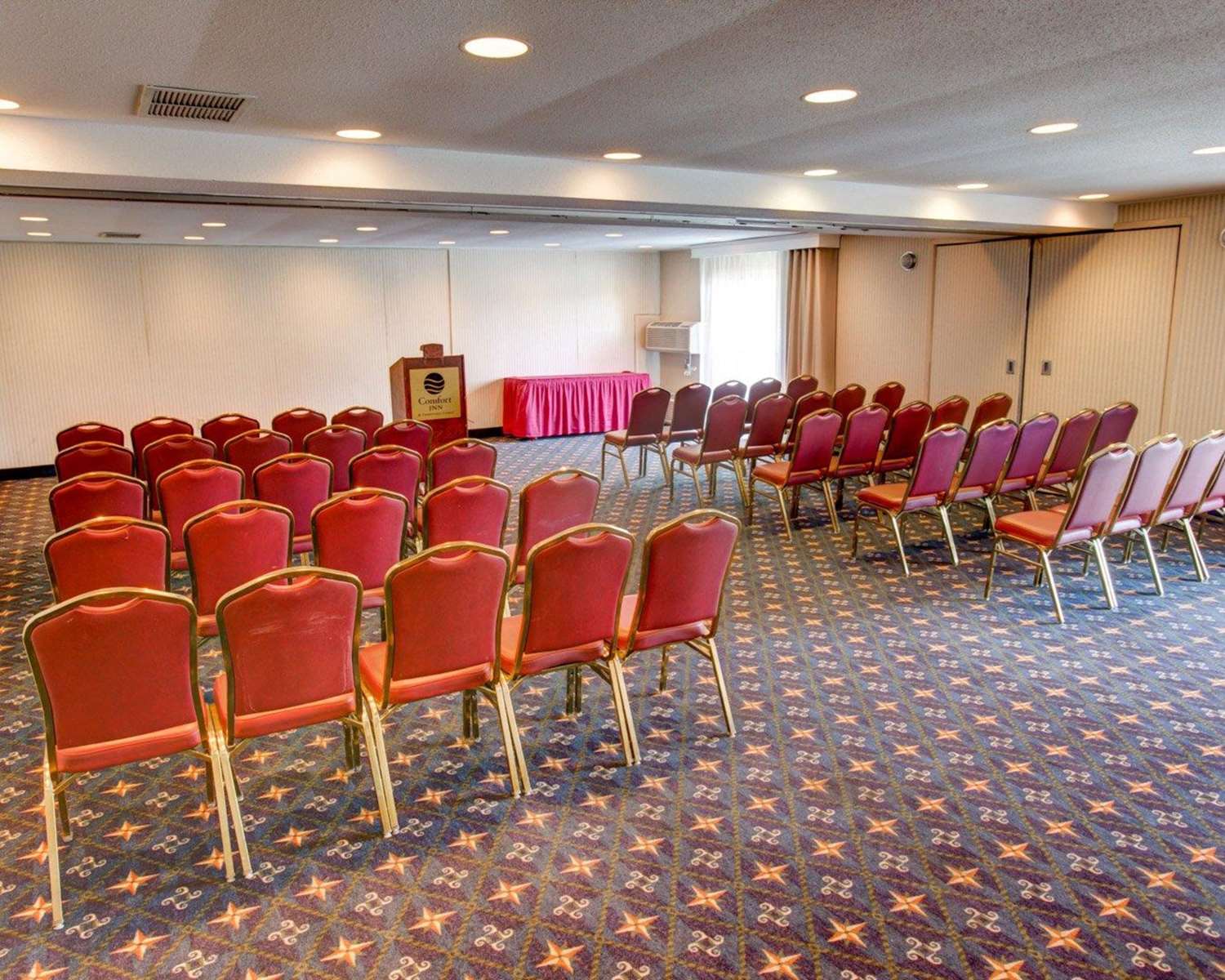 Фото Comfort Inn Conference Center