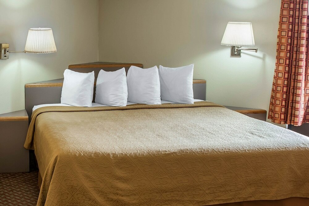 Фото Quality Inn & Suites Greenfield I-70