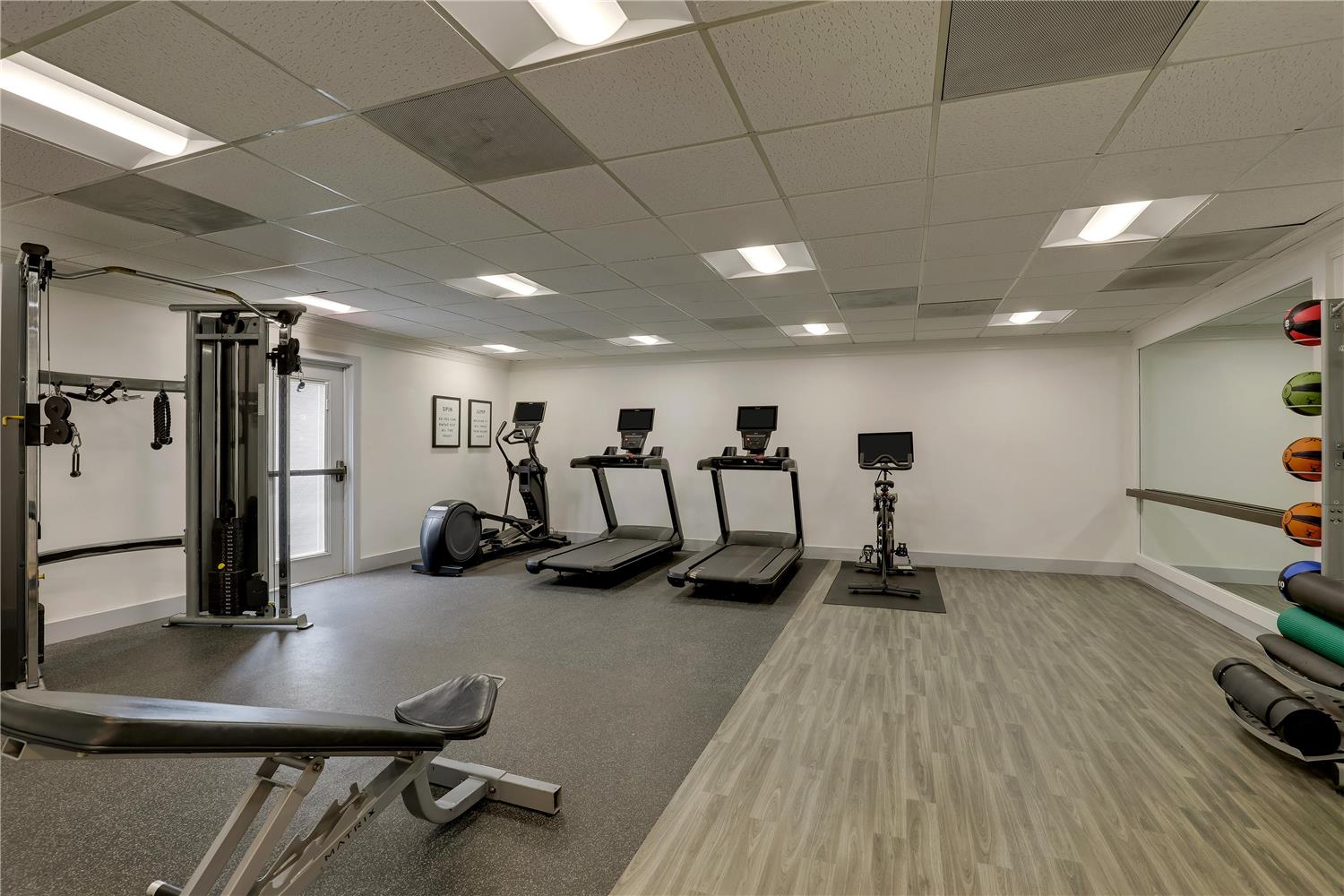 Фото Sonesta Es Suites San Jose Airport