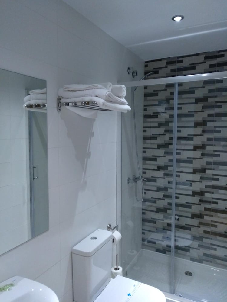 Фото Hostal Rioja Condestable