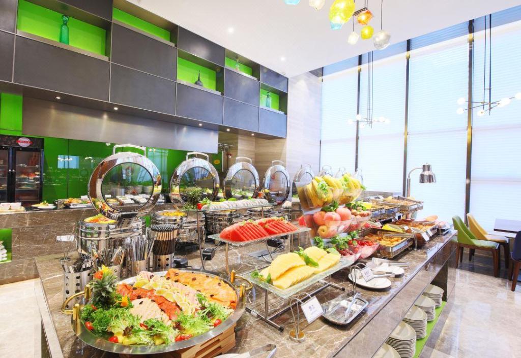 Фото Hampton by Hilton Beihai High-Speed Train Station