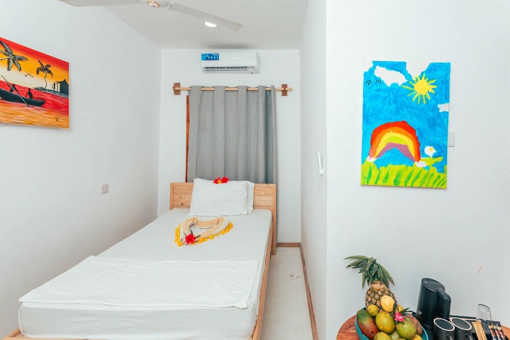 Фото Tiki Beach Club and Resort