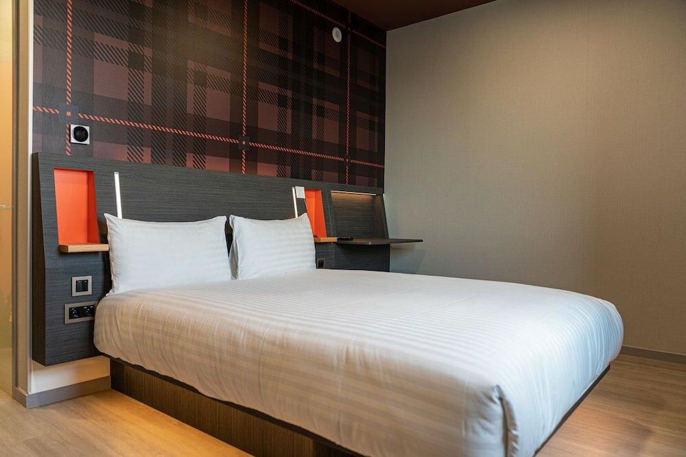 Фото EasyHotel Paris Nord Aubervilliers