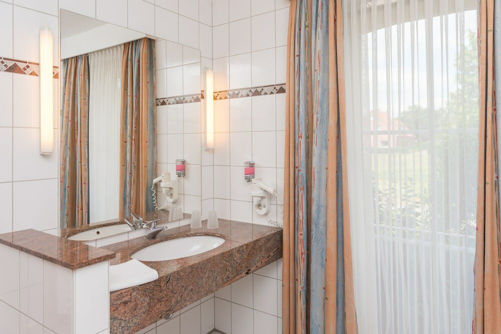 Фото Hotel Rheinischer Hof