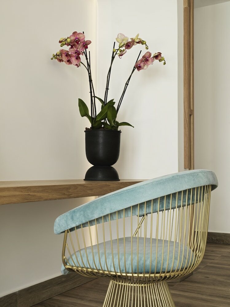 Фото Cresanto Luxury Suites