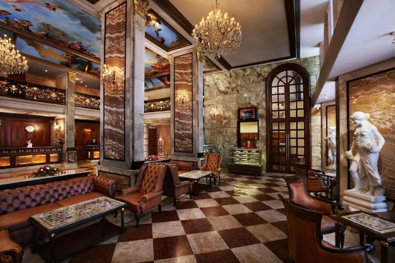 Фото Hotel The Royal Plaza