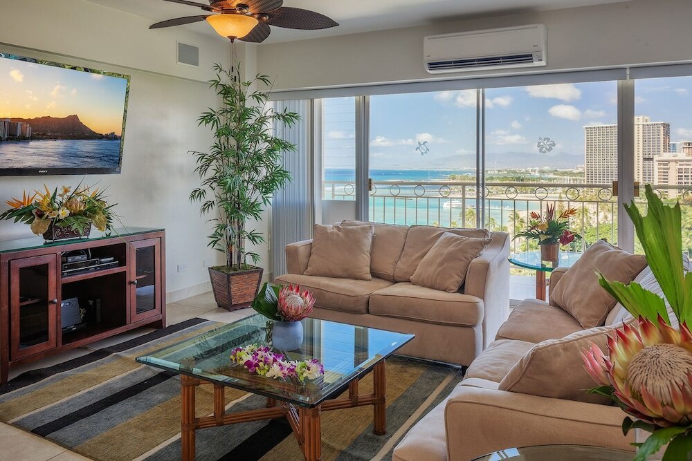 Фото Castle Waikiki Shore