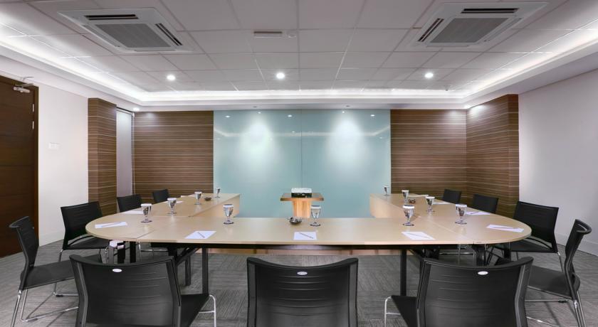 Фото Отель Neo Gubeng