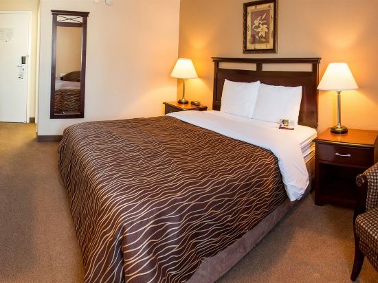 Фото Travelodge by Wyndham Regina