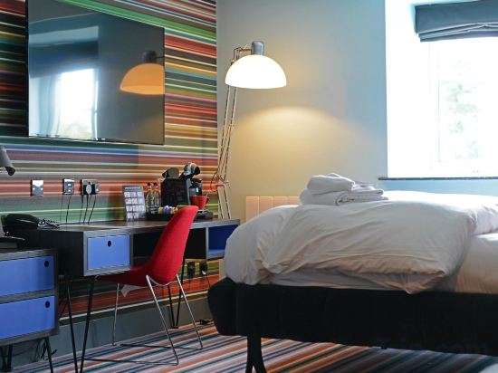 Фото Village Hotel Bournemouth