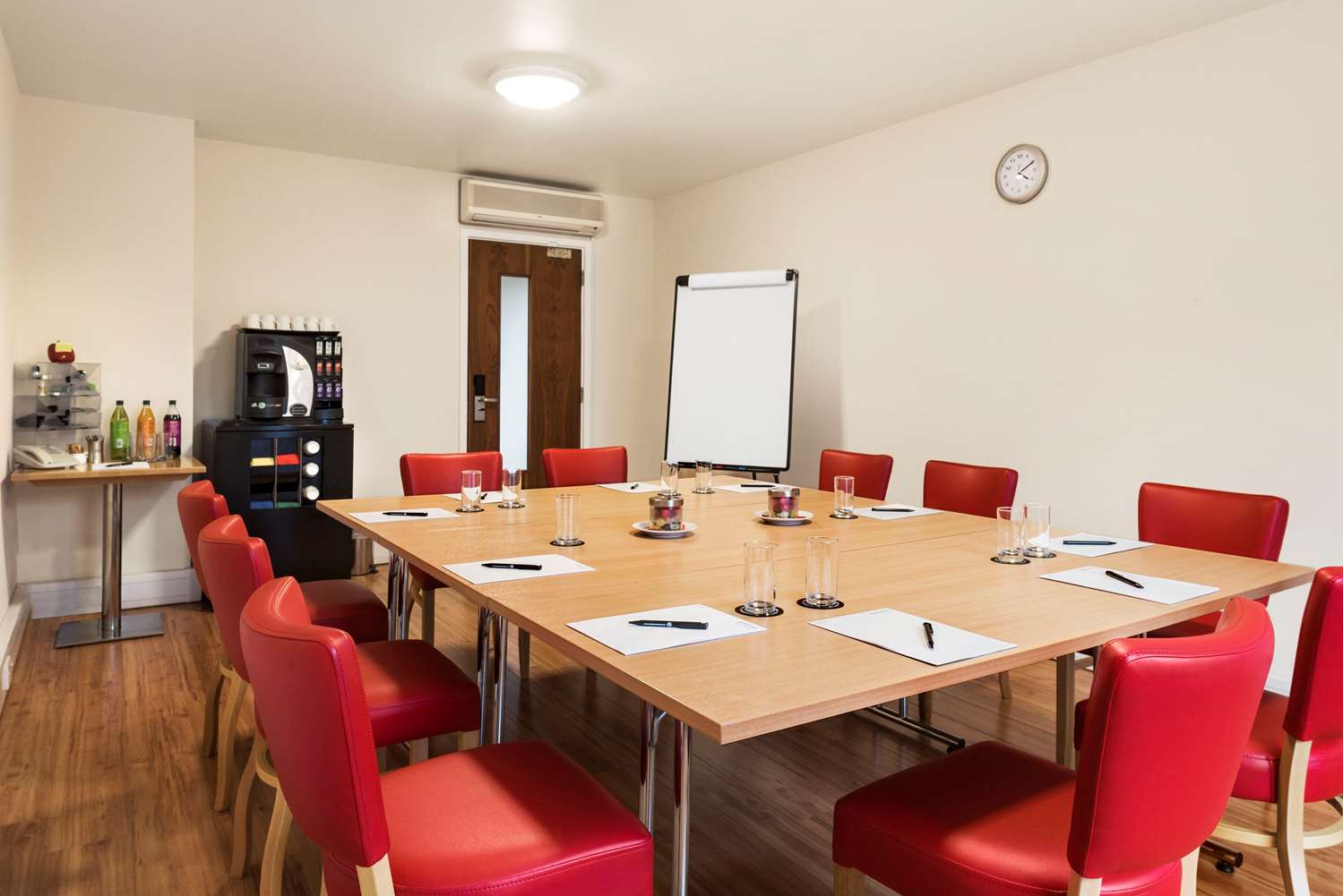 Фото Holiday Inn Bournemouth, an Ihg Hotel