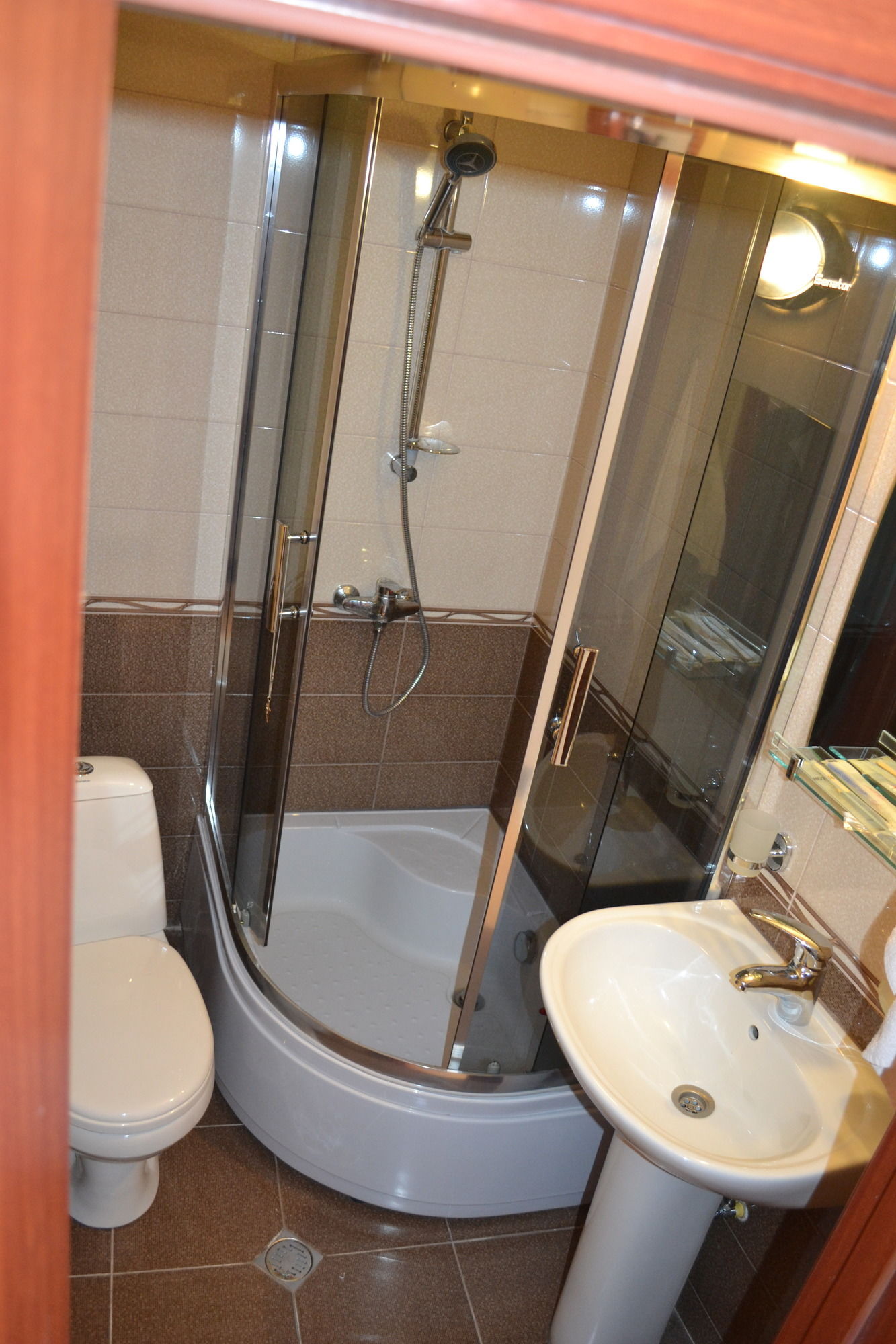 Фото Hotel Isaka